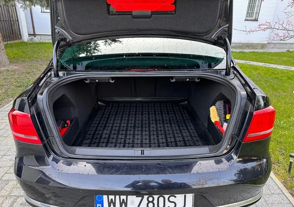 Volkswagen Passat cena 36300 przebieg: 201600, rok produkcji 2012 z Warszawa małe 92
